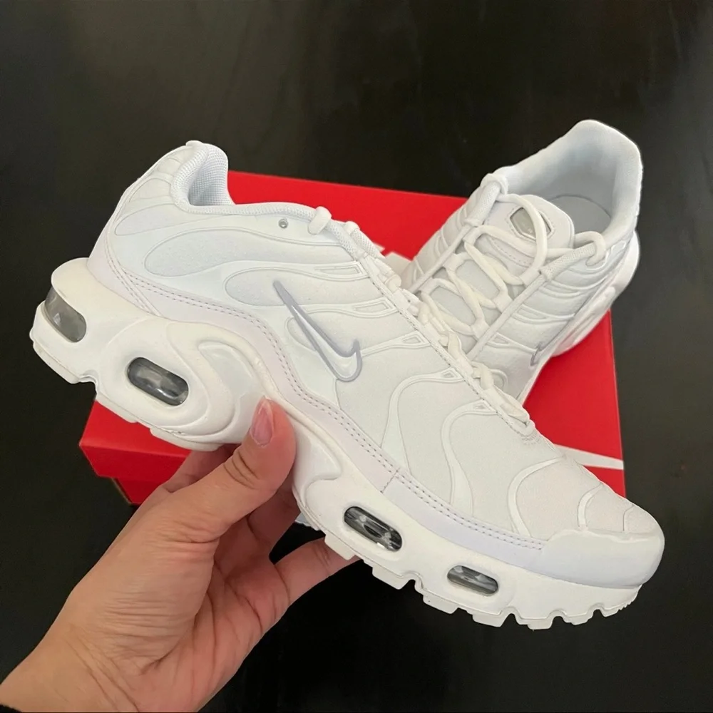 ✔️New✔️ NIKE Air Max Plus GS Triple White - Picture 3 of 10